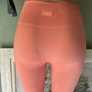 BO+TEE leggings